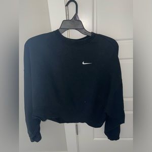 cropped Nike Sweatshirt